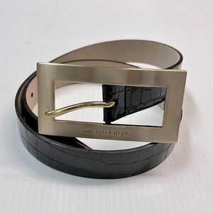 Michael Kors Brown Patent Leather w/Gold Embellished Buckle 553807. Size M